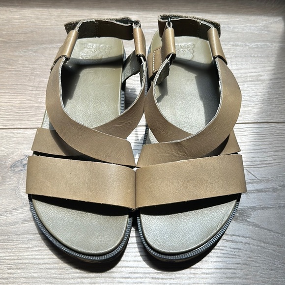 🎉Like New🎉 Sorel Leather Roaming sandals Sage Size 6.5 Camo Bottoms - Picture 6 of 12